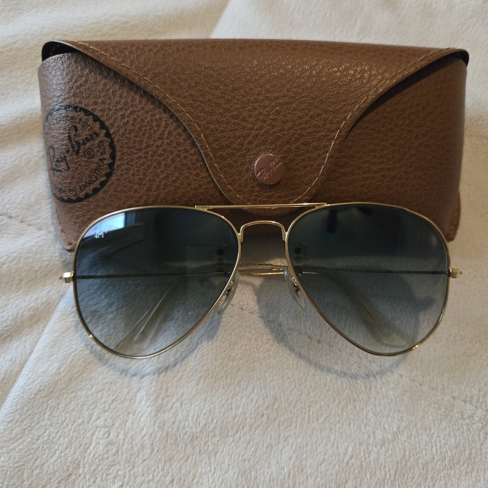 Ray-Ban Gold Aviator Sunglasses